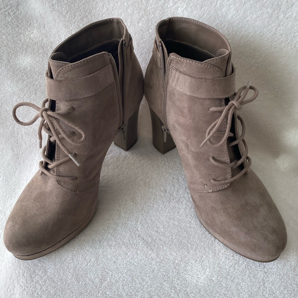 a.n.a‎ Lace Up Ankle Boots Faux Suede Memory Foam, Womens 9.5 Taupe
